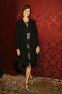 Carey Lowell feet photo thumbnail