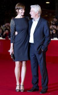 Carey Lowell feet photo thumbnail