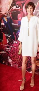 Carey Lowell feet photo thumbnail