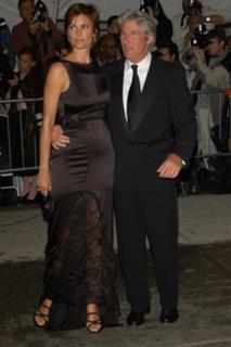 Carey Lowell feet photo thumbnail