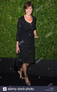 Carey Lowell feet photo thumbnail