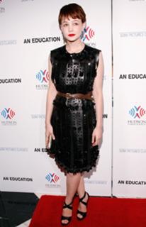 Carey Mulligan feet photo thumbnail