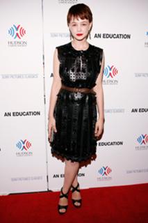 Carey Mulligan feet photo thumbnail