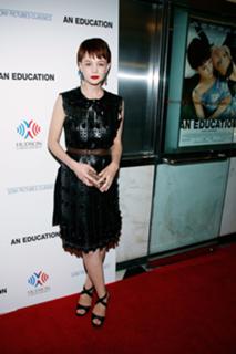 Carey Mulligan feet photo thumbnail