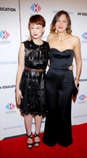 Carey Mulligan feet photo thumbnail