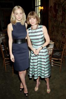Carey Mulligan feet photo thumbnail