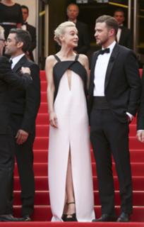 Carey Mulligan feet photo thumbnail