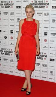 Carey Mulligan feet photo thumbnail