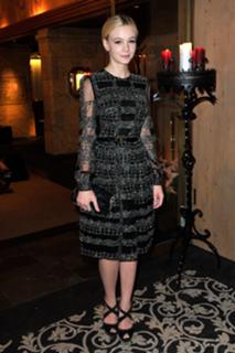 Carey Mulligan feet photo thumbnail