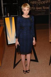 Carey Mulligan feet photo thumbnail