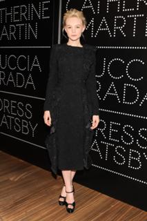 Carey Mulligan feet photo thumbnail