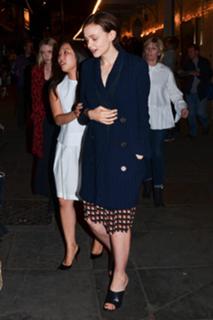 Carey Mulligan feet photo thumbnail