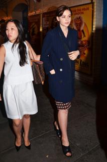 Carey Mulligan feet photo thumbnail