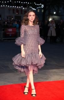 Carey Mulligan feet photo thumbnail