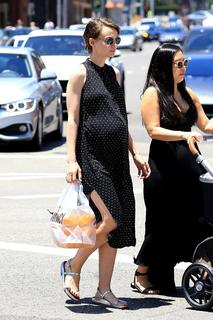 Carey Mulligan feet photo thumbnail