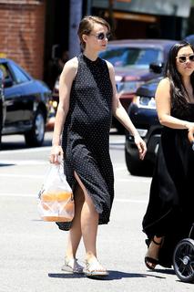 Carey Mulligan feet photo thumbnail
