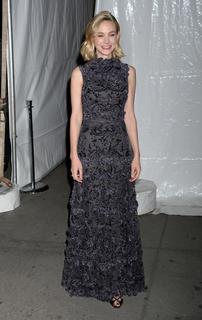 Carey Mulligan feet photo thumbnail