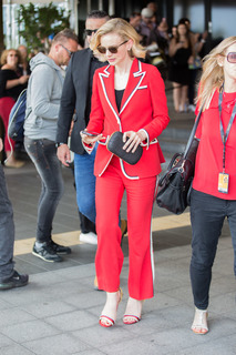 Carey Mulligan feet photo thumbnail