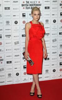 Carey Mulligan feet photo thumbnail