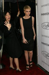 Carey Mulligan feet photo thumbnail