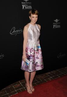 Carey Mulligan feet photo thumbnail