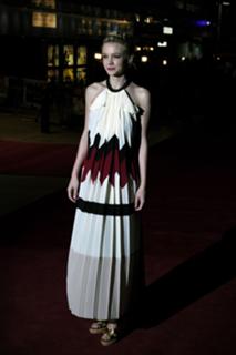 Carey Mulligan feet photo thumbnail
