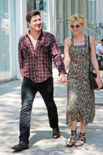 Carey Mulligan feet photo thumbnail
