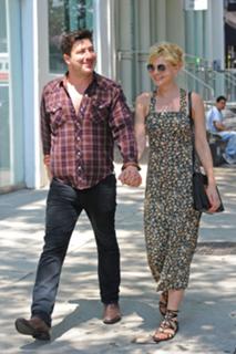 Carey Mulligan feet photo thumbnail