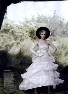 Carey Mulligan feet photo thumbnail