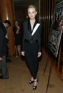 Carey Mulligan feet photo thumbnail
