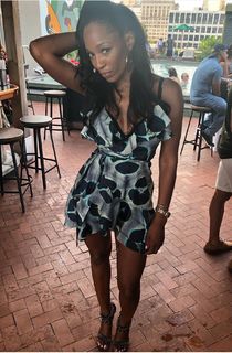 Cari Champion feet photo thumbnail