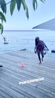 Cari Champion feet photo thumbnail