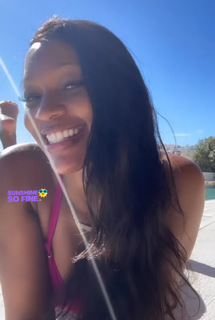 Cari Champion feet photo thumbnail