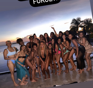 Cari Champion feet photo thumbnail