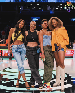 Cari Champion feet photo thumbnail