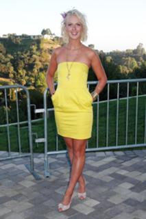 CariDee English feet photo 10