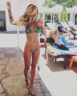 CariDee English feet photo 19