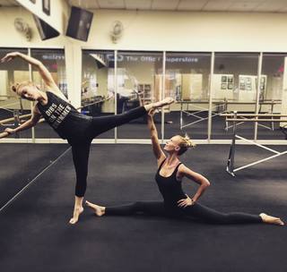 CariDee English feet photo 18