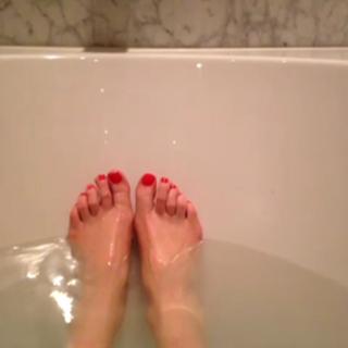 Carice van Houten feet photo thumbnail