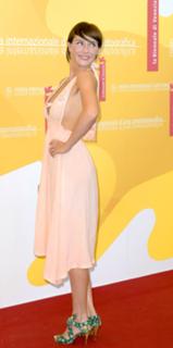Carice van Houten feet photo thumbnail