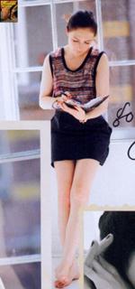 Carice van Houten feet photo thumbnail