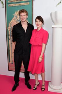 Carice van Houten feet photo thumbnail