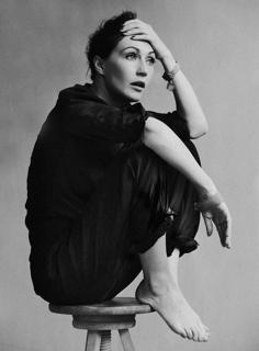 Carice van Houten feet photo thumbnail
