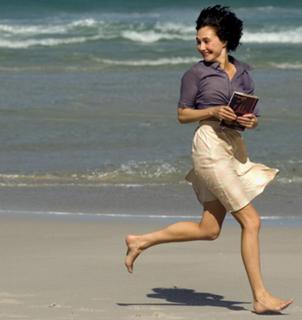 Carice van Houten feet photo thumbnail