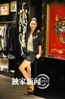 Carina Lau feet photo 16