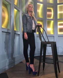 Carina Zampini feet photo 3