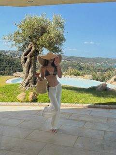 Carina Zavline feet photo 9