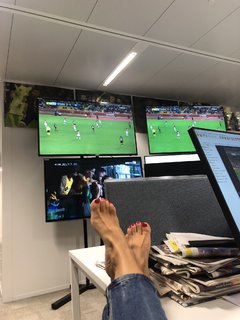 Carine Galli feet photo 3