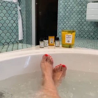 Carine Galli feet photo 8