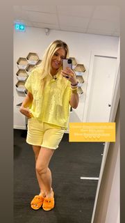 Carine Galli feet photo 1